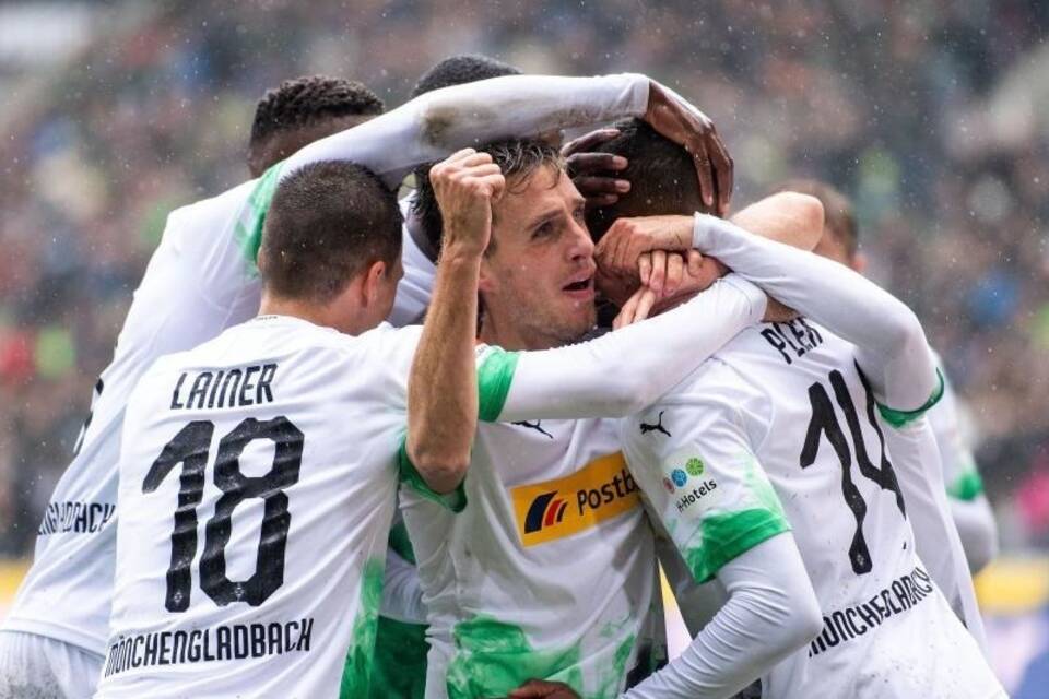 Borussia Mönchengladbach - FC Augsburg Borussia Mönchengladbach - FC Augsburg