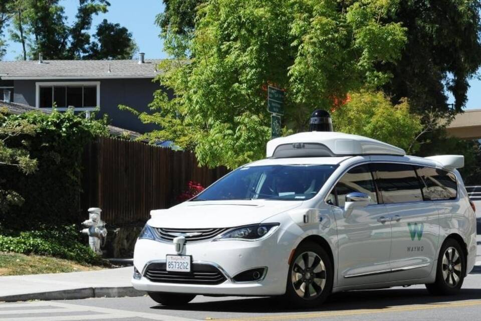 Selbstfahrendes Auto von Waymo Selbstfahrendes Auto von Waymo