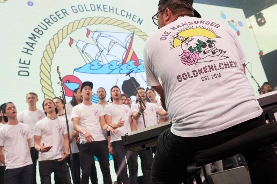 «Die Hamburger Goldkehlchen» «Die Hamburger Goldkehlchen»