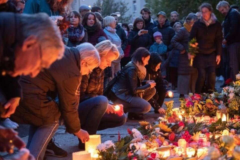 Nach Angriff in Halle/Saale - Trauer Nach Angriff in Halle/Saale - Trauer