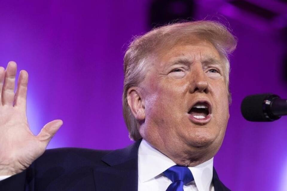 Trump kündigt Sanktionen gegen Türkei an - Stahlzölle steigen Trump kündigt Sanktionen gegen Türkei an - Stahlzölle steigen