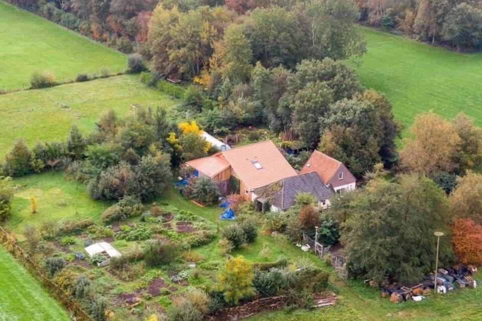 Abgelegener Hofe in der Provinz Drenthe Abgelegener Hofe in der Provinz Drenthe