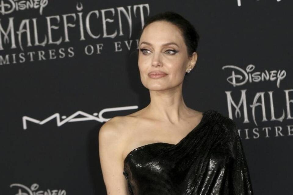 Angelina Jolie Angelina Jolie