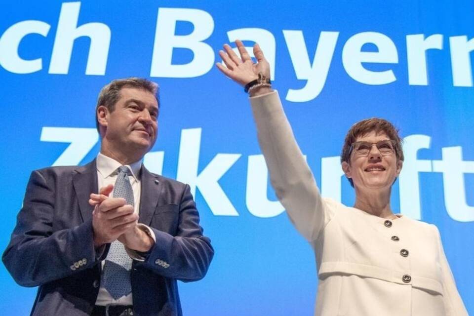 Söder und Kramp-Karrenbauer beim CSU-Parteitag