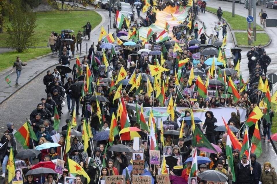 Protest gegen Militär-Offensive Protest gegen Militär-Offensive