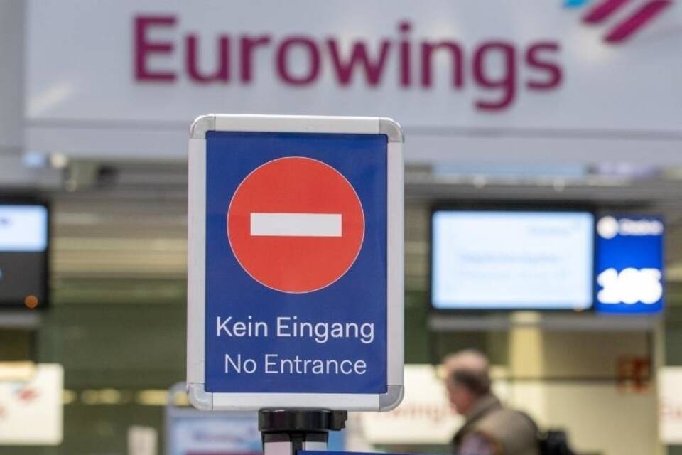 Ufo-Flugbegleiter bestreiken Flughäfen bis Mitternacht Ufo-Flugbegleiter bestreiken Flughäfen bis Mitternacht