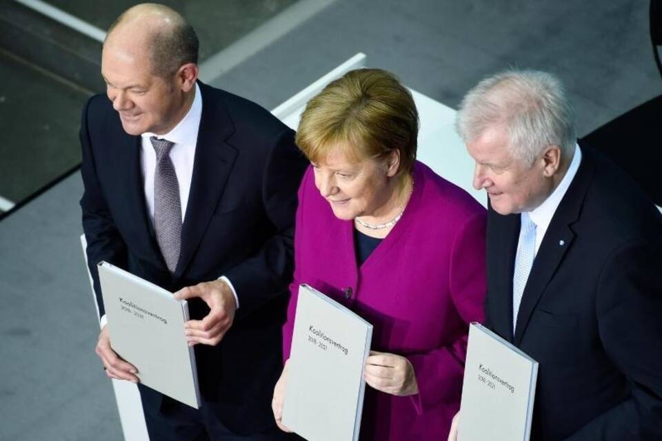 Unterzeichnung des Koalitionsvertrages Unterzeichnung des Koalitionsvertrages