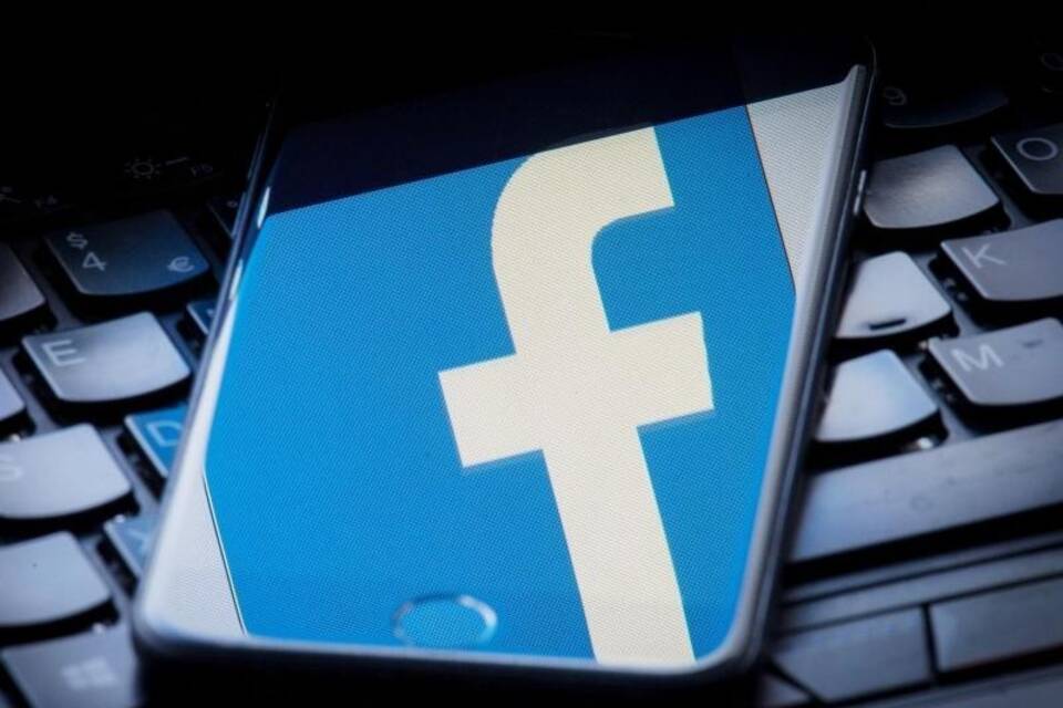 Facebook Facebook