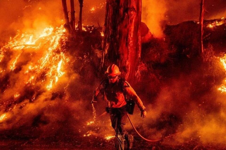 Einsatz gegen die Flammen Einsatz gegen die Flammen