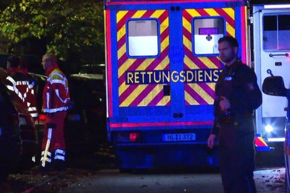 Mann stirbt nach Polizei-Schüssen in Lübeck Mann stirbt nach Polizei-Schüssen in Lübeck