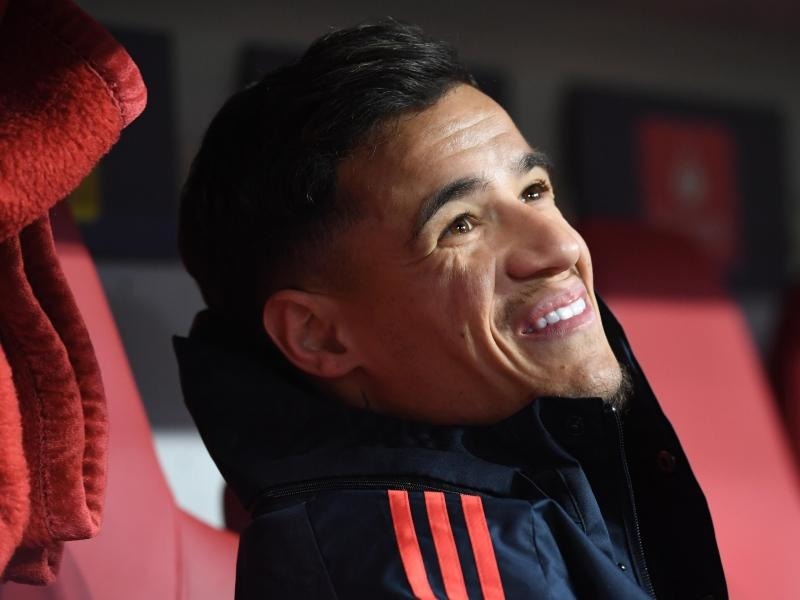Champions League Fc Bayern Muht Sich Mit Spaten Toren Ins Achtelfinale Fussball Rnz