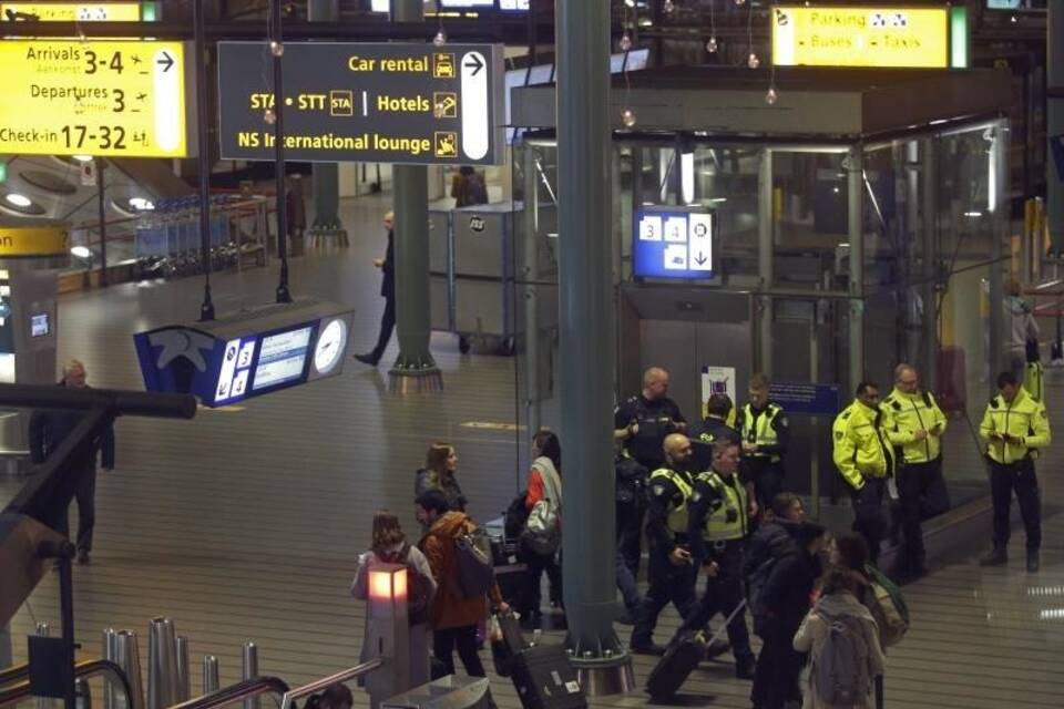 Amsterdam-Schiphol Amsterdam-Schiphol