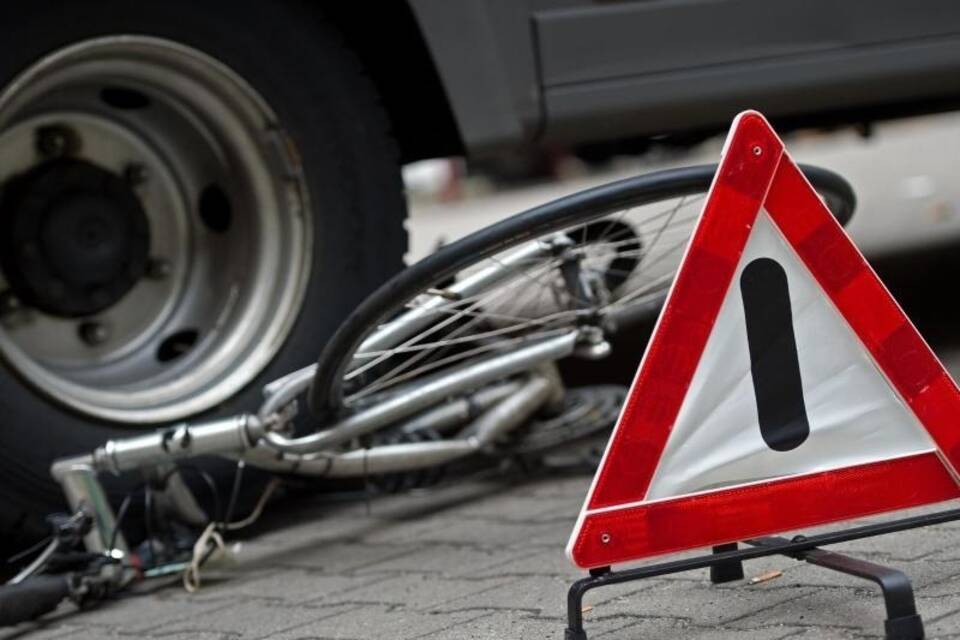 Zerstörtes Fahrrad Zerstörtes Fahrrad