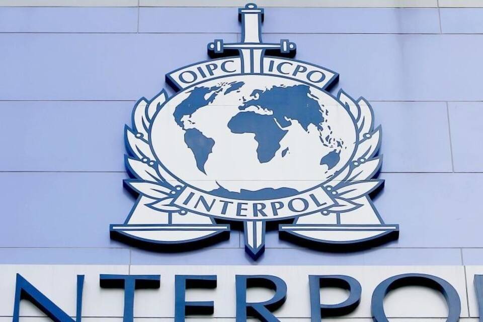 Interpol Interpol