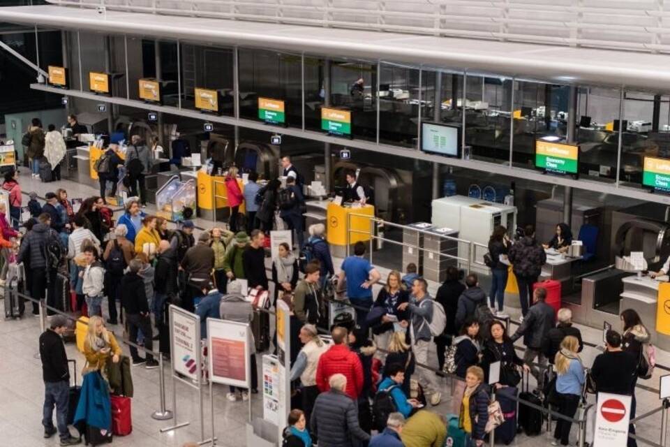 Lufthansa-Schalter Lufthansa-Schalter