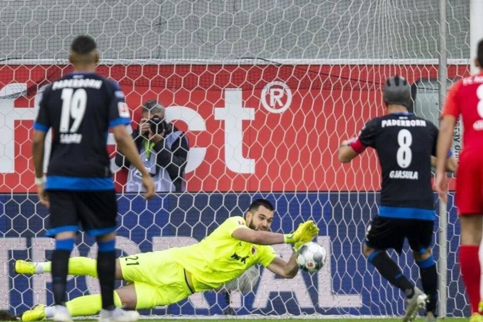 SC Paderborn 07 - FC Augsburg SC Paderborn 07 - FC Augsburg