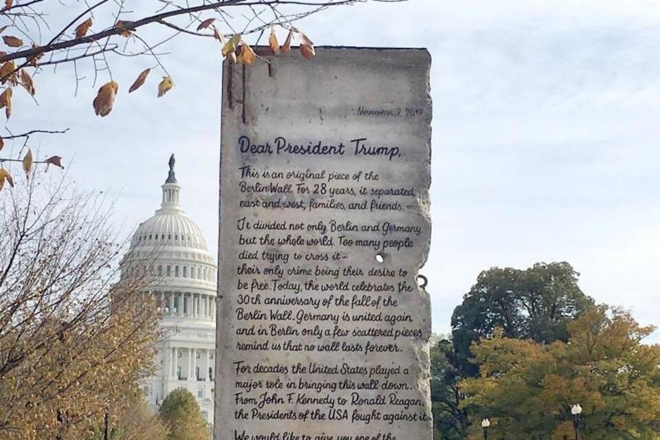 Mauerstück für Trump Mauerstück für Trump