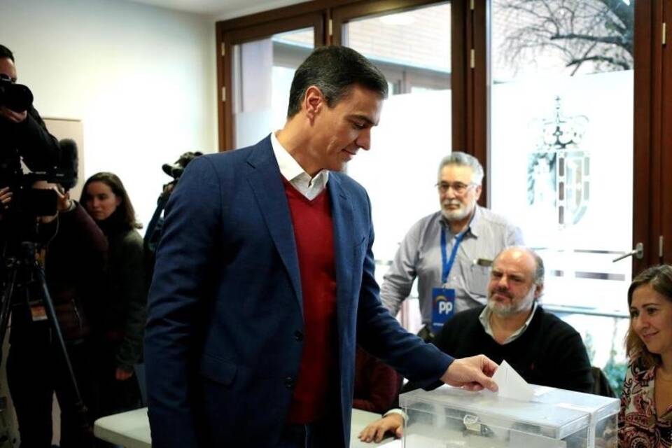 Pedro Sanchez wählt