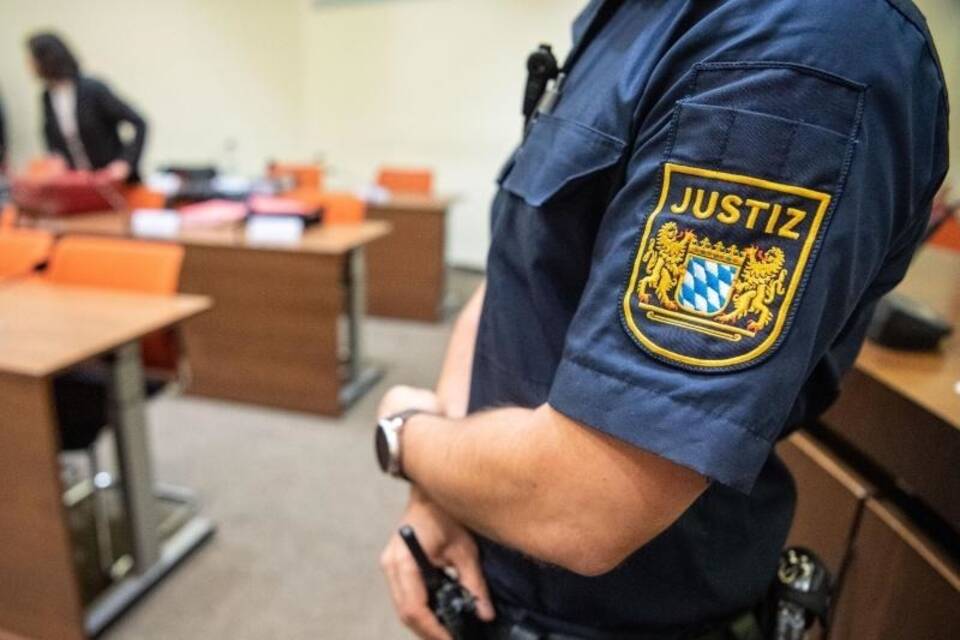 Im Sitzungssaal Im Sitzungssaal
