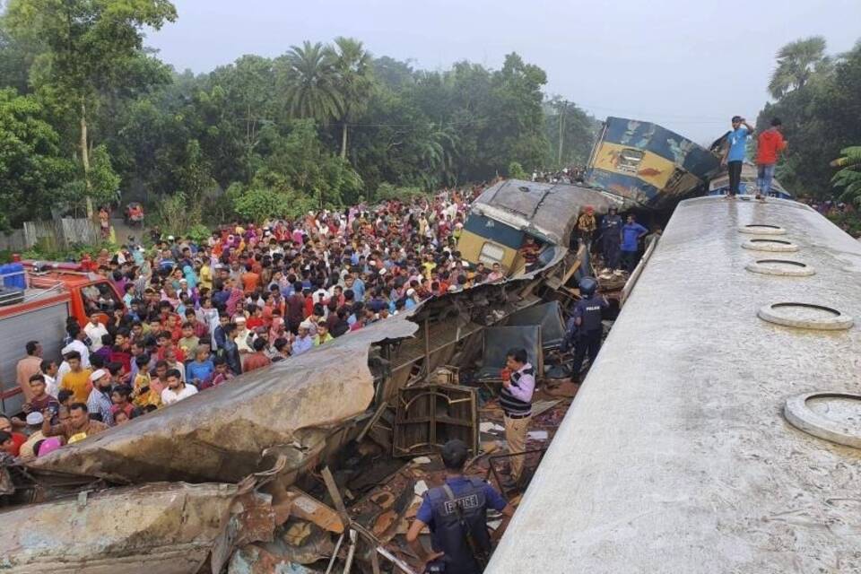 Zugunglück in Bangladesch