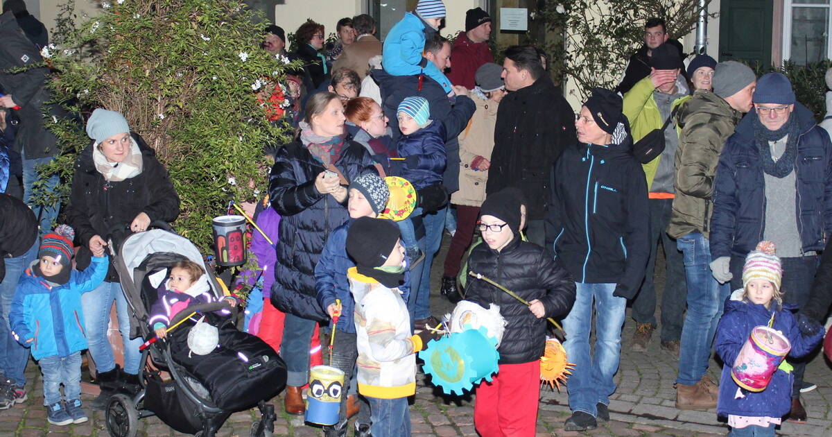 Ladenburg: 500 Teilnehmer beim 70. Martinszug der Kolpingsfamilie - Bergstraße - Rhein-Neckar Zeitung