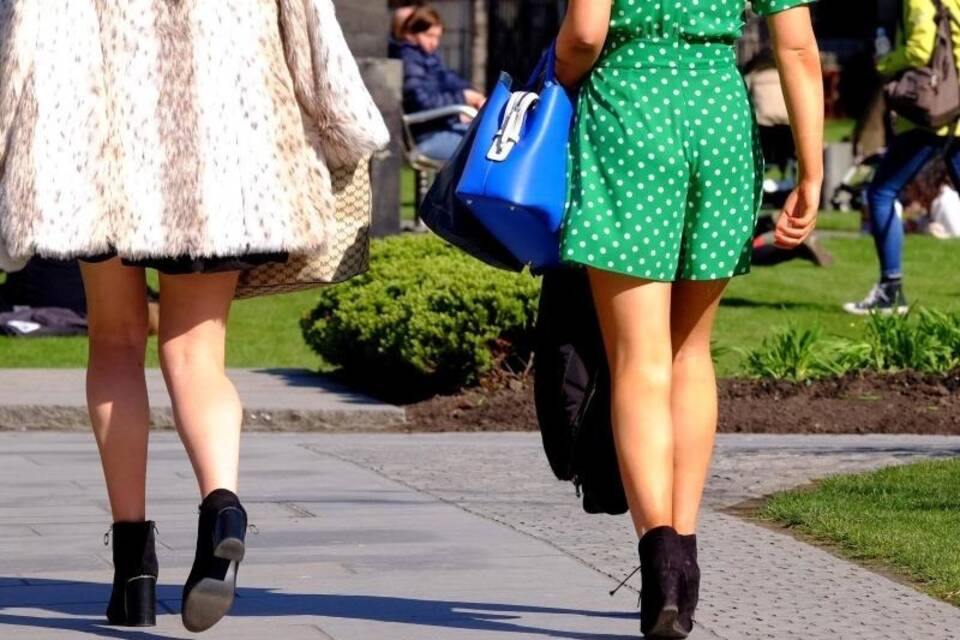 Upskirting Upskirting