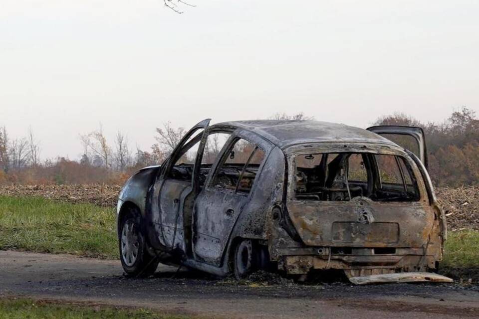 45-Jährige verbrennt in Auto