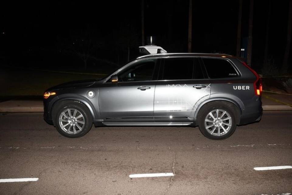 Bericht zu Unfall mit selbstfahrendem Auto Bericht zu Unfall mit selbstfahrendem Auto