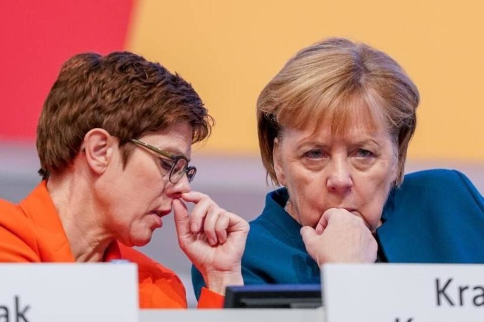 Kramp-Karrenbauer und Merkel in Leipzig Kramp-Karrenbauer und Merkel in Leipzig