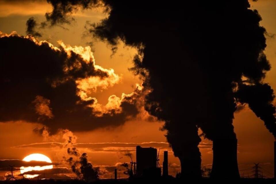 Sonnenuntergang am Kraftwerk Sonnenuntergang am Kraftwerk