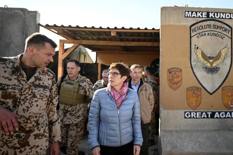 Kramp-Karrenbauer in Kundus Kramp-Karrenbauer in Kundus
