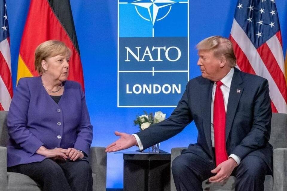Merkel und Trump beim Nato-Gipfel Merkel und Trump beim Nato-Gipfel