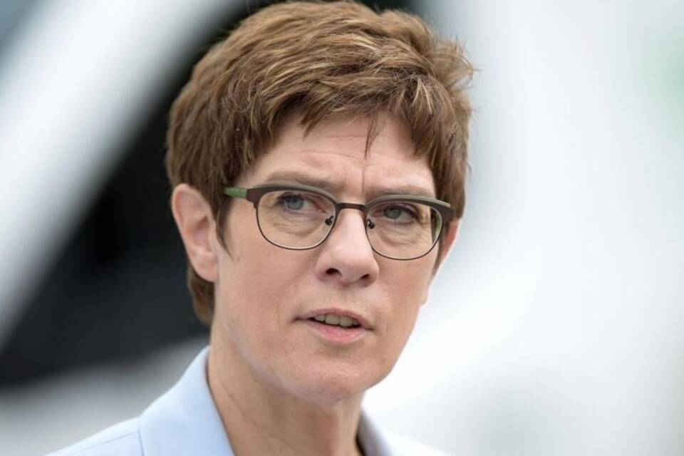 Kramp-Karrenbauer Kramp-Karrenbauer