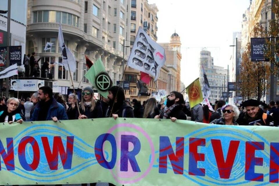 Protest gegen nicht nachhaltige Textilindustrie Protest gegen nicht nachhaltige Textilindustrie