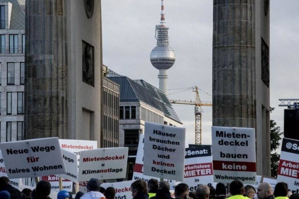 Demo geegen den Mietdeckel Demo geegen den Mietdeckel