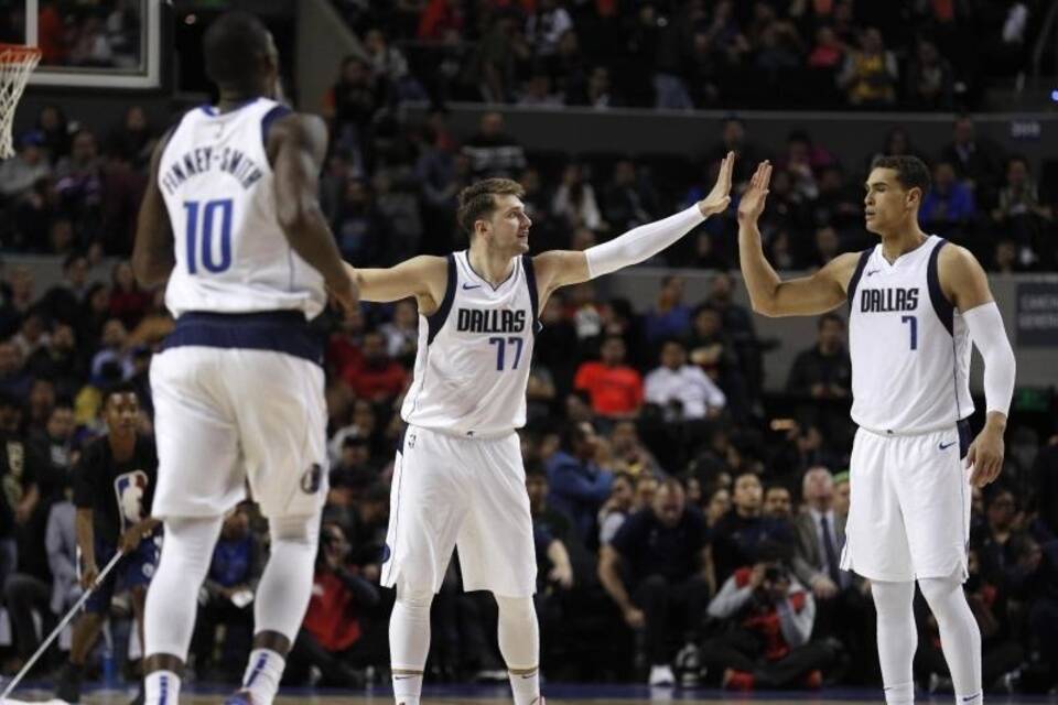 Dallas Mavericks - Detroit Pistons Dallas Mavericks - Detroit Pistons