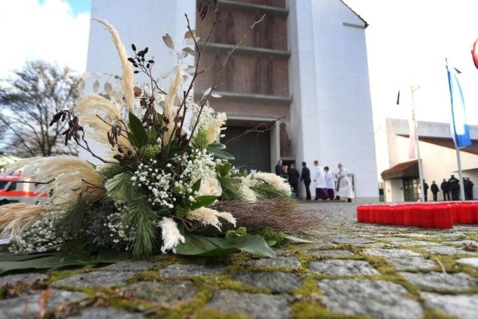 Trauerfeier für getöteten Feuerwehrmann Trauerfeier für getöteten Feuerwehrmann