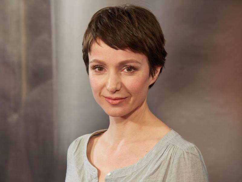 Schauspielerin Julia Koschitz Liest Neben Dreharbeiten Gern