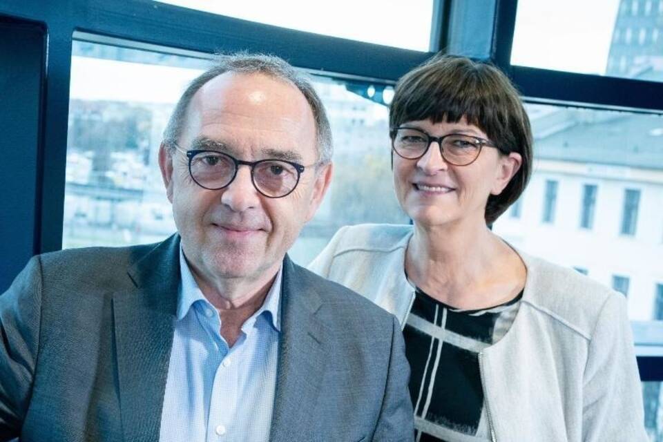 SPD-Chefs offen für Gespräche über Senkung der Unternehmenssteuer SPD-Chefs offen für Gespräche über Senkung der Unternehmenssteuer