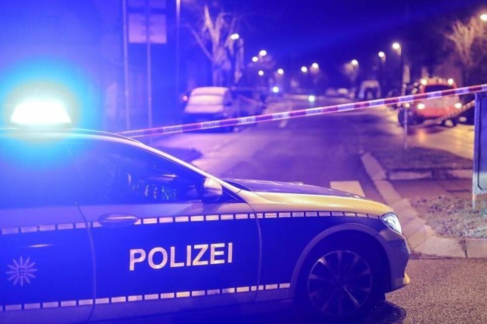 Polizei erschießt Verdächtigen Polizei erschießt Verdächtigen