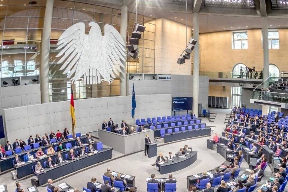 Weniger Großspenden für politische Parteien Weniger Großspenden für politische Parteien
