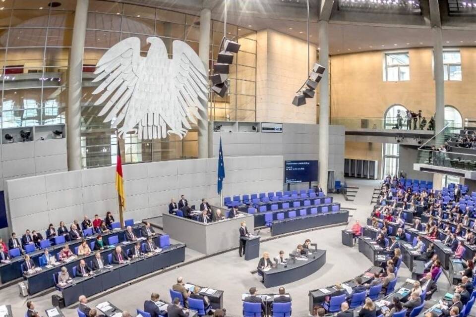 Weniger Großspenden für politische Parteien