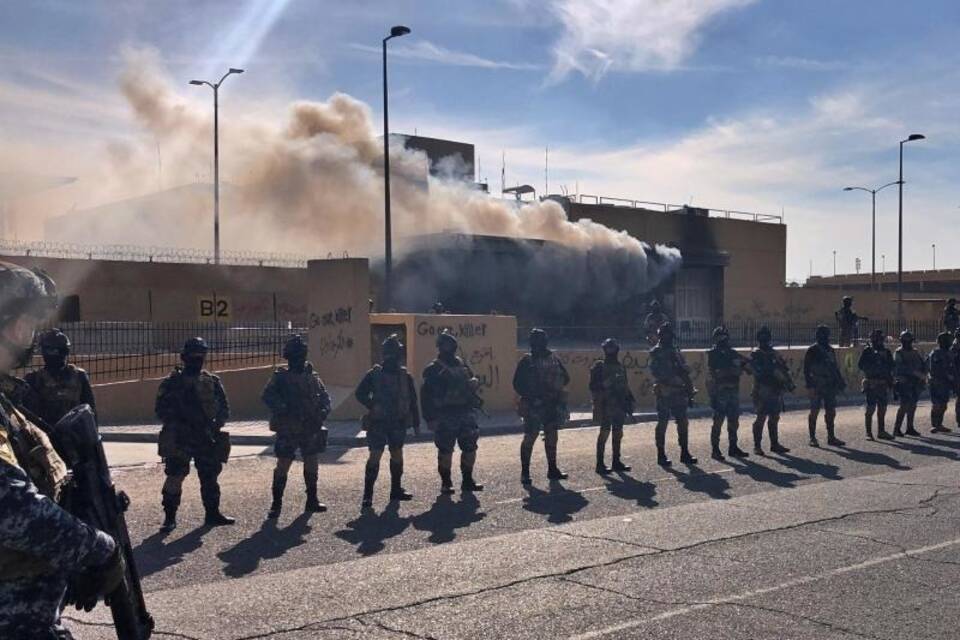 Sicherheitskräfte vor US-Botschaft in Bagdad