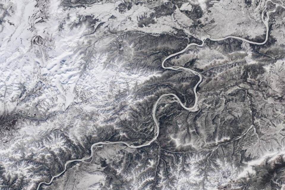 Eis auf Flüssen geht zurück