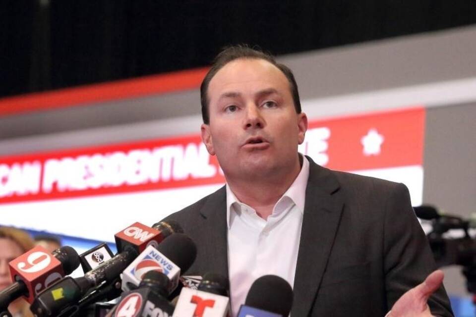 Senator Mike Lee Senator Mike Lee