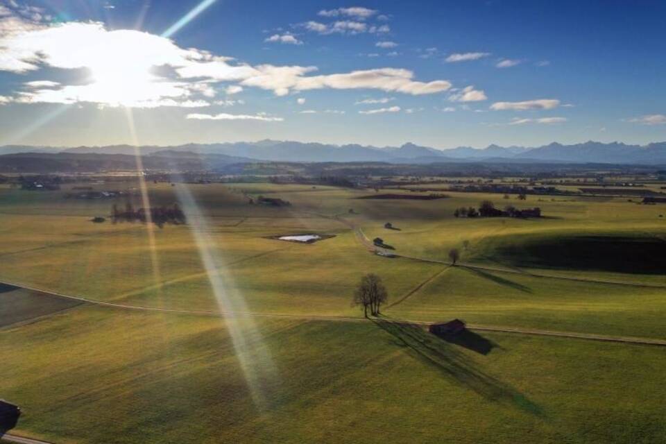 Frühlingshaftes Wetter im bayerischen Ruderatshofen