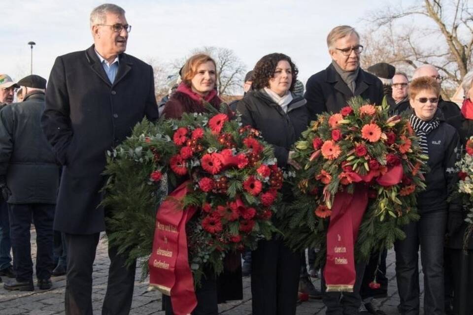 Die Linke erinnert an Luxemburg und Liebknecht Die Linke erinnert an Luxemburg und Liebknecht