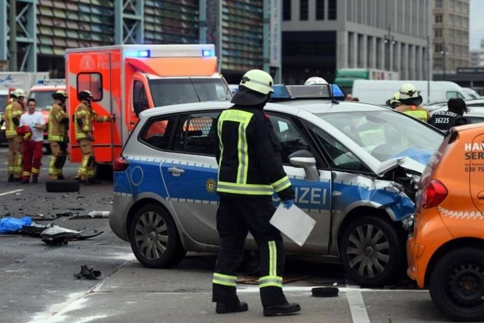 Tödlicher Crash mit Streifenwagen