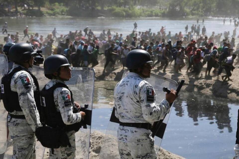Migranten auf dem Weg in die USA Migranten auf dem Weg in die USA