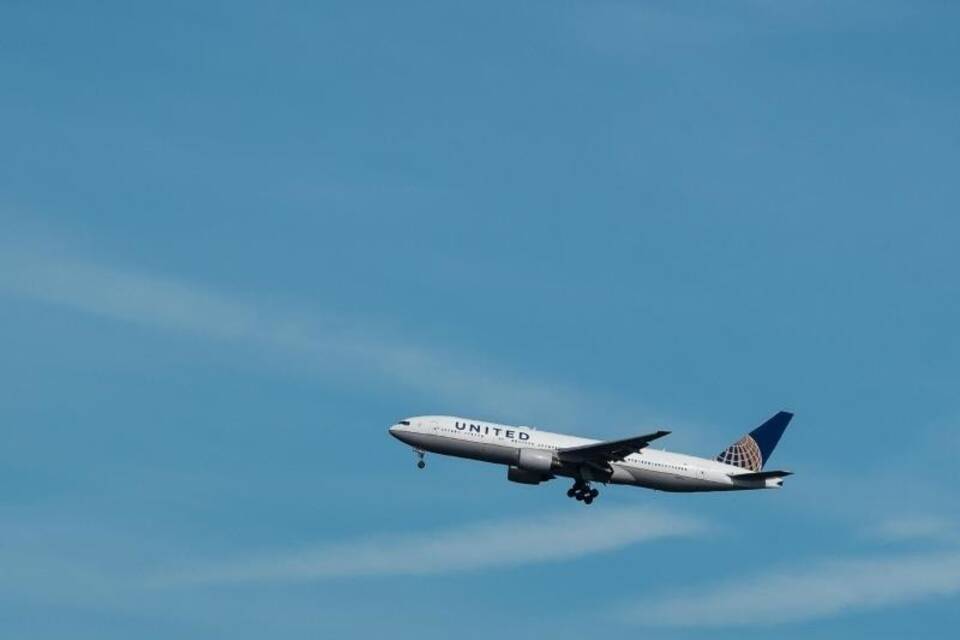United Airlines United Airlines